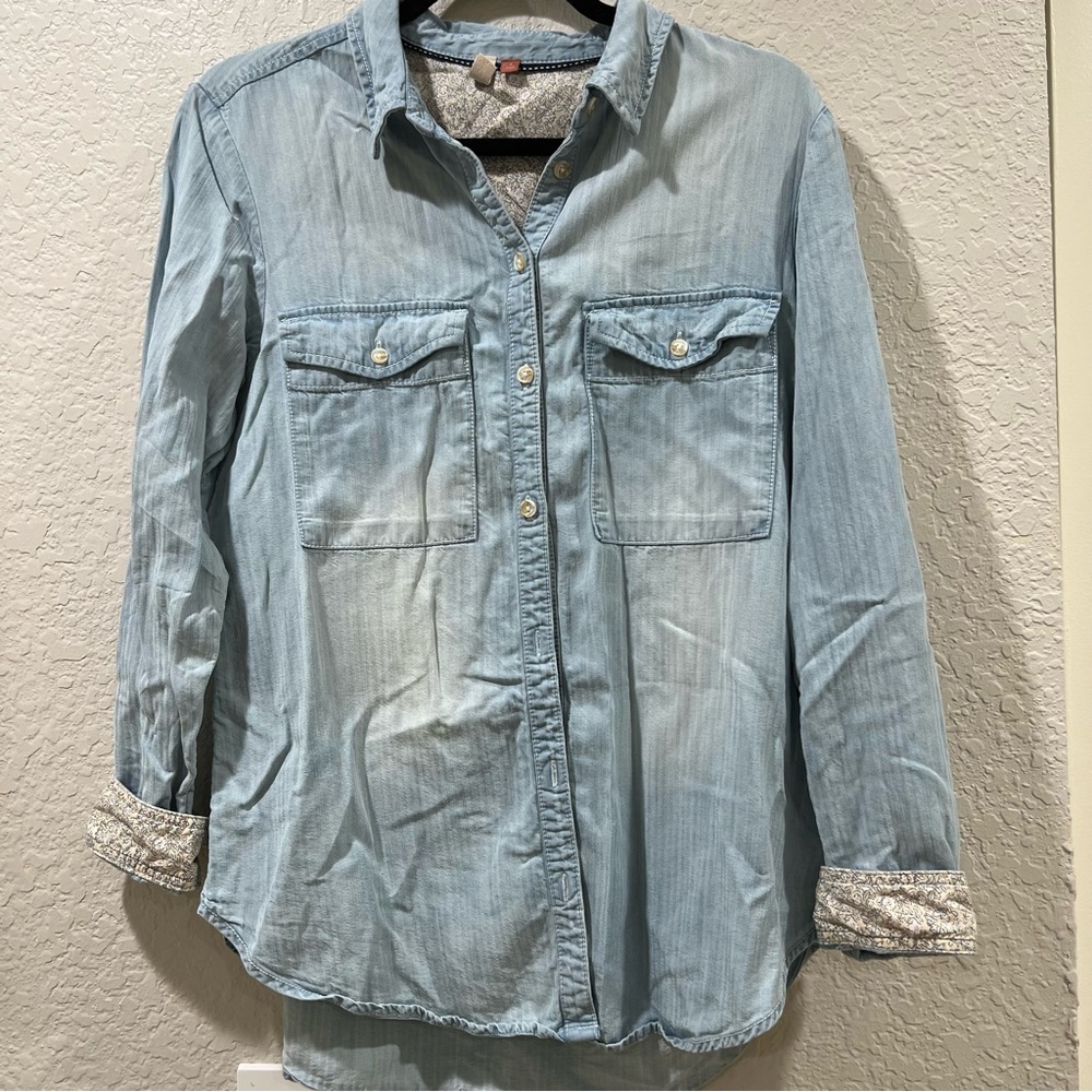 Anthropologie Pilcro The Cate Classic Chambray Button Front Shirt Size small ASO - Picture 2 of 10